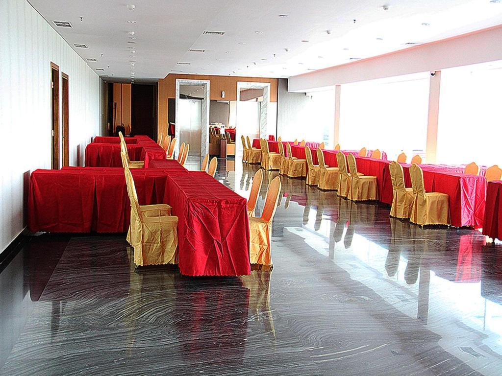 ฮาริสตัน โฮเต็ล แอนด์ สวีท Hotel จาการ์ตา ภายนอก รูปภาพ