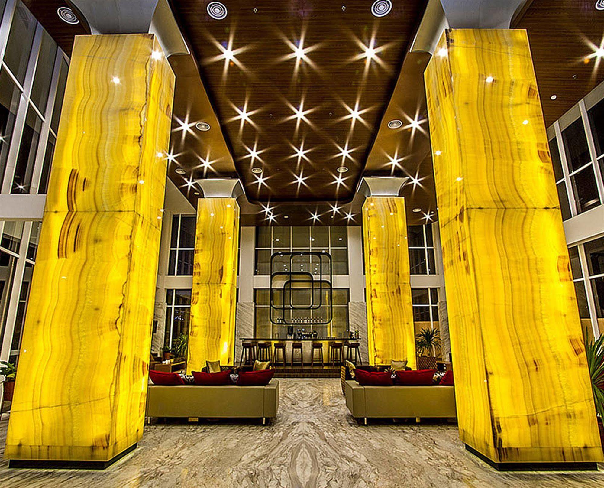 ฮาริสตัน โฮเต็ล แอนด์ สวีท Hotel จาการ์ตา ภายนอก รูปภาพ